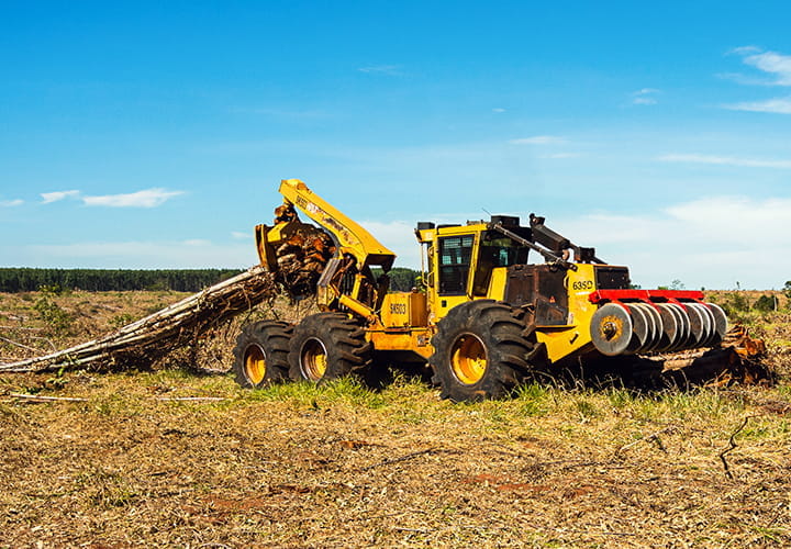 Trelleborg-Forestry-Skidder-T418-1600