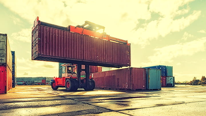 Trelleborg-ProductsSolutions-Ports-ReachStacker-1024x575